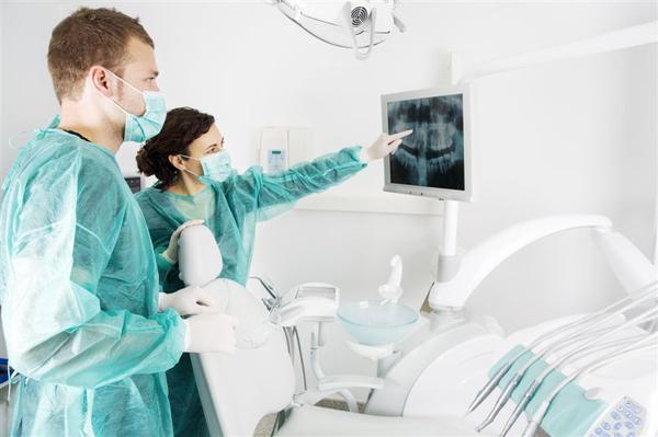 Wiedza i doświadczenie lekarzy i dentystów nieistotne?