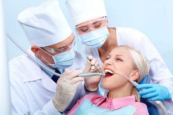 Jak zapobiegać nadwrażliwości zębów