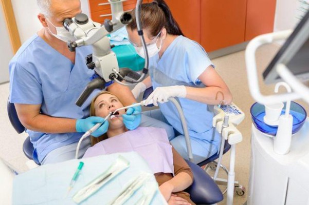 Praca zespołowa to obecnie standard w gabinetach dentystycznych
