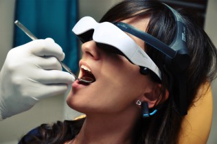 fot. Dentysta.eu   Okulary Cinemizer w stomatologii 3