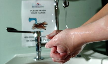 Mycie rąk to pierwsza bariera dla chorób i zakażeń
