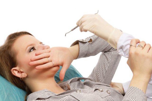 5 absurdalnych sposobów na pozbycie się bólu zęba