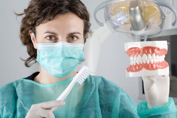 Zła higiena jamy ustnej to trudniejsza walka z SARS-CoV-2