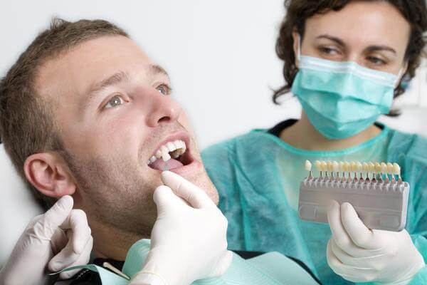 Ukruszony ząb – koniecznie trzeba go leczyć!