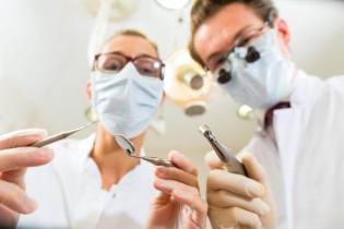 Dentonet - pacjent z HCV w gabinecie stomatologicznym
