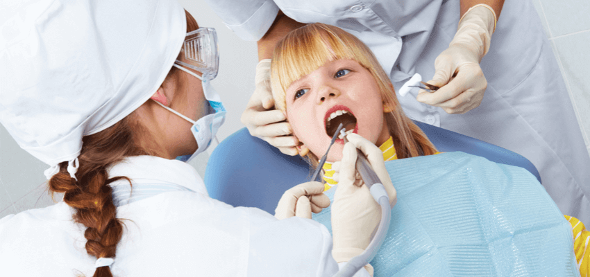 Na czym polega lakowanie zębów?