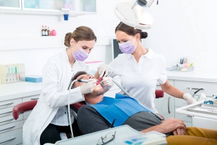 Dentonet - na czym polega resekcja zęba