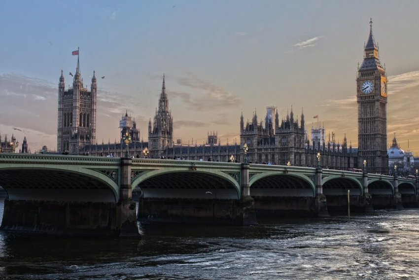 UK: premier pytany w parlamencie o stomatologię