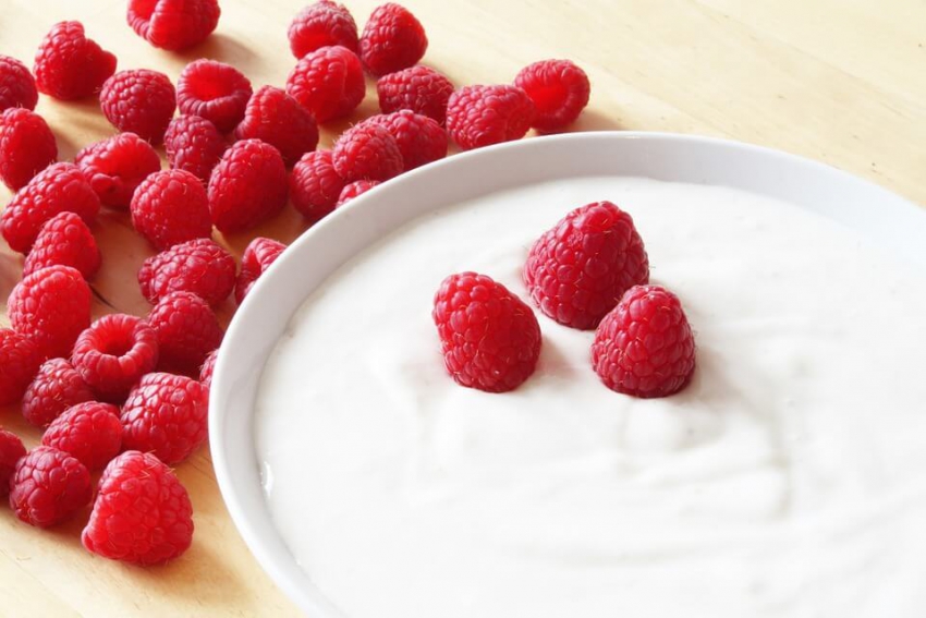 Jogurt naturalny zmniejsza ryzyko wystąpienia paradontozy?