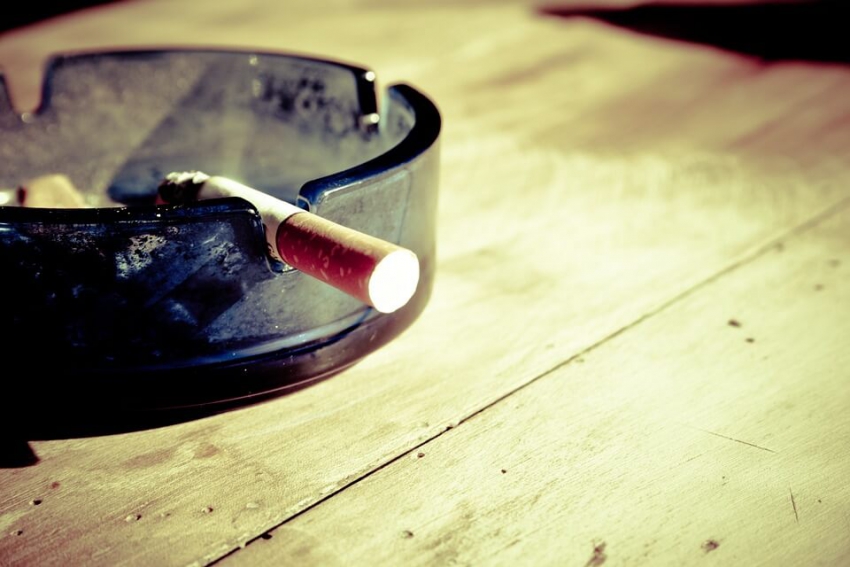 Bierne palenie zwiększa ryzyko próchnicy u niemowląt i dzieci