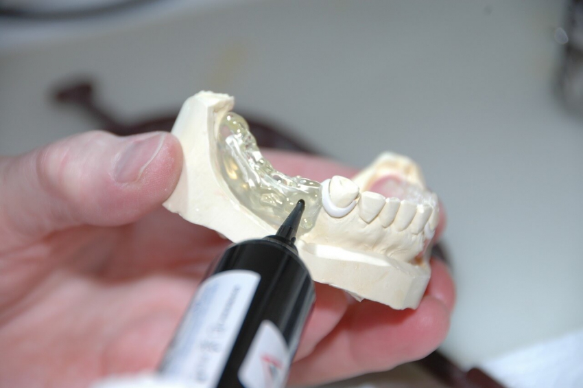 NIL sceptycznie o postulatach techników dentystycznych