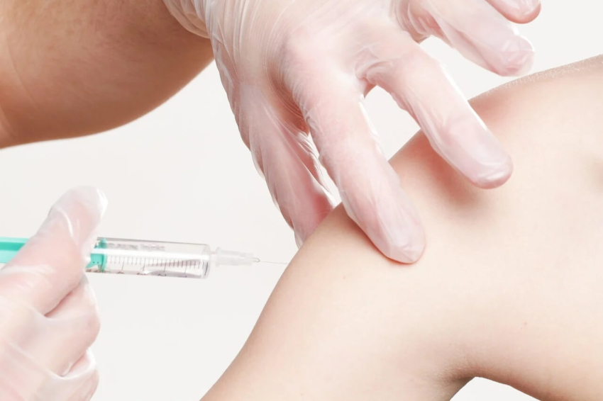 Zgłoszenia dla medyków do szczepień – do 14 stycznia