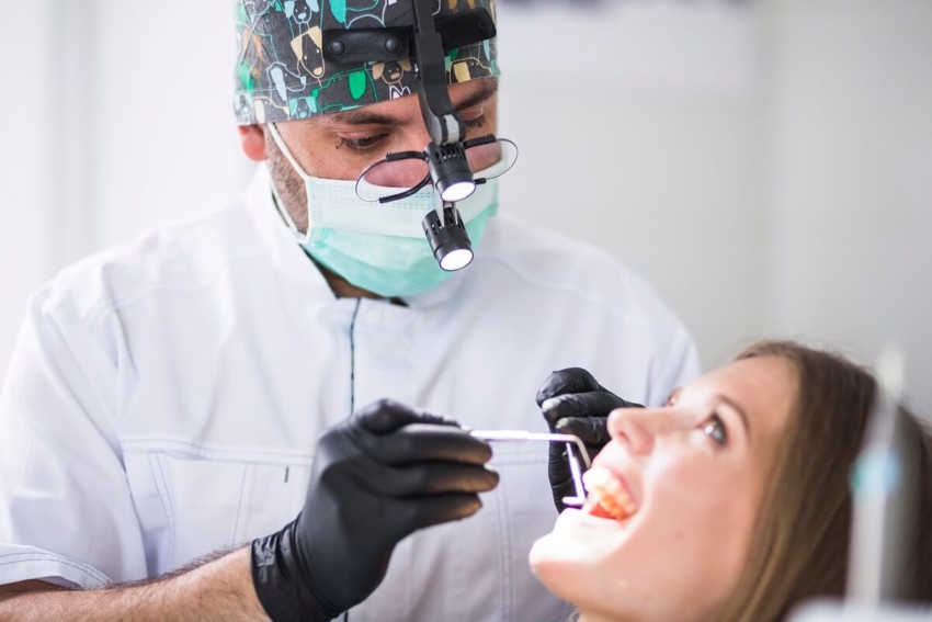Nowotwory nie tylko w jamie ustnej – jaka jest rola dentysty?