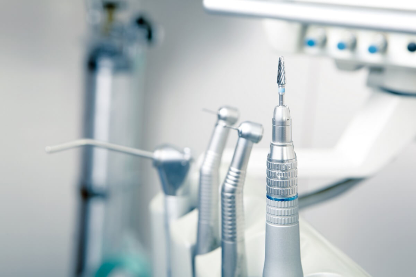Wizyty kontrolne u dentysty co 6 miesięcy nieefektywne?