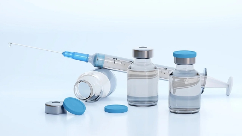 Ogólnoświatowy wyścig szczepień przeciw COVID trwa