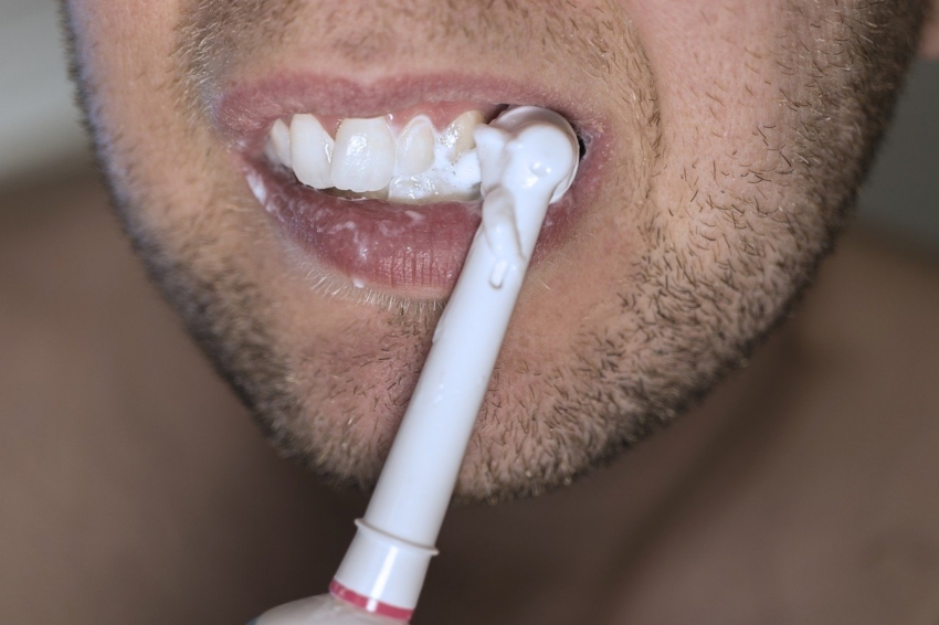 Metoda okrężna mycia zębów (Fones) – porady