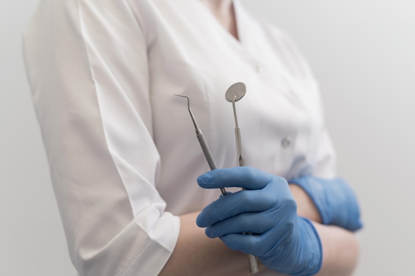„Coraz więcej stomatologów rezygnuje z kontraktów z NFZ-em”