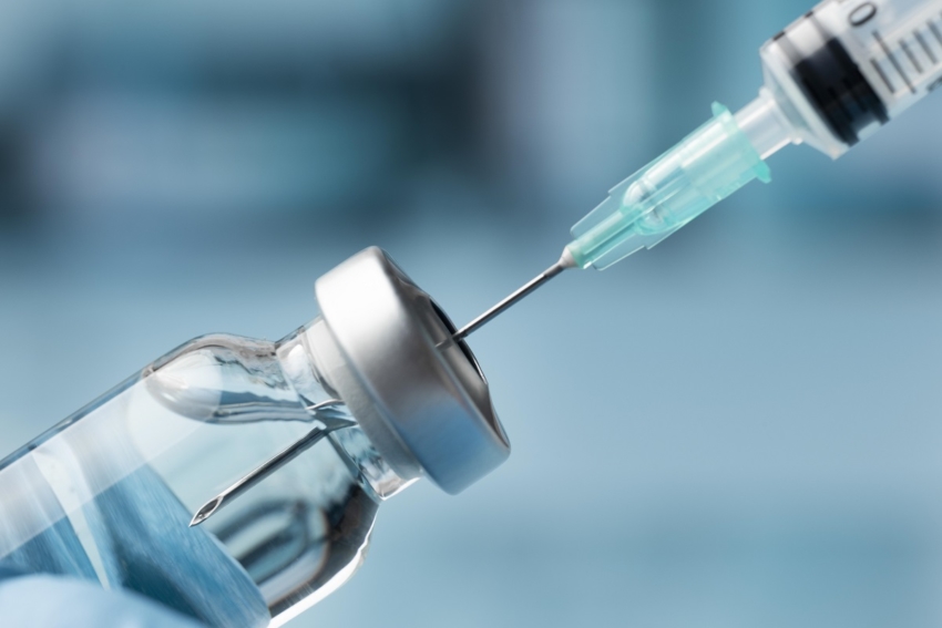Minister zdrowia: czwarta dawka szczepionki we wrześniu
