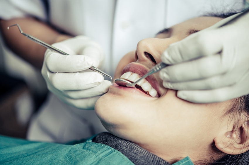 Trzeci komplet zębów zamiast implantów stomatologicznych?