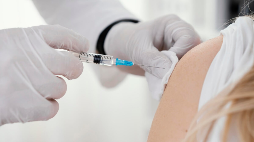 Asystentka jako pierwsza testowała szczepionkę przeciw Eboli