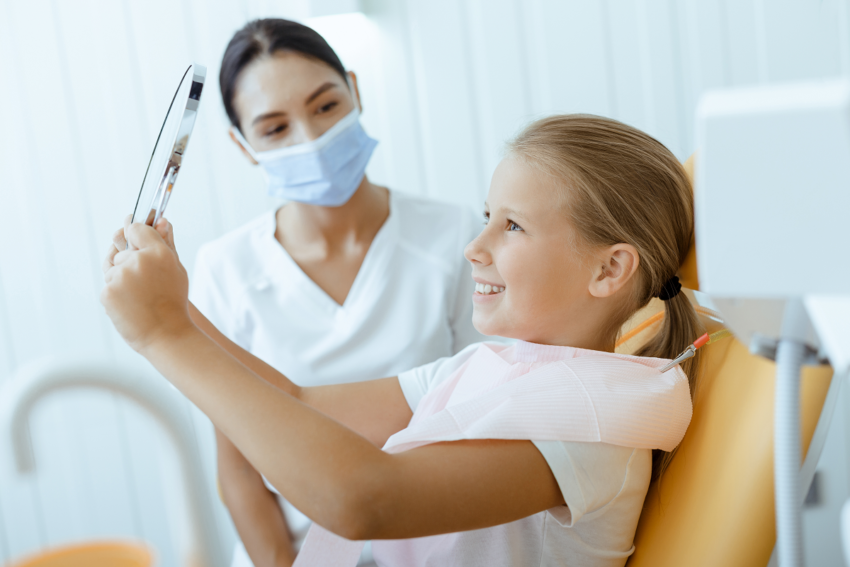 Co szkodzi zębom i źle wpływa na ich stan zdrowia u dzieci?