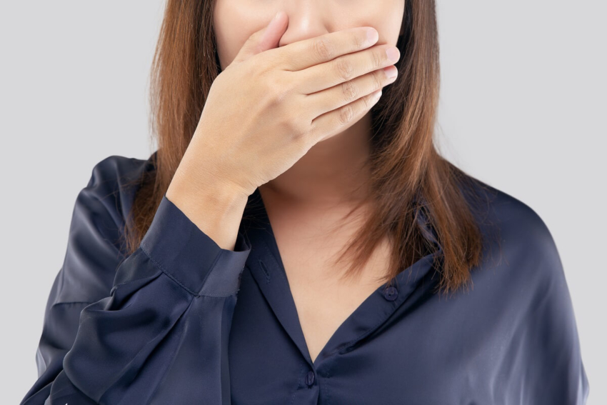 „Oral Diseases”: czy halitoza jest cechą introwertyków?