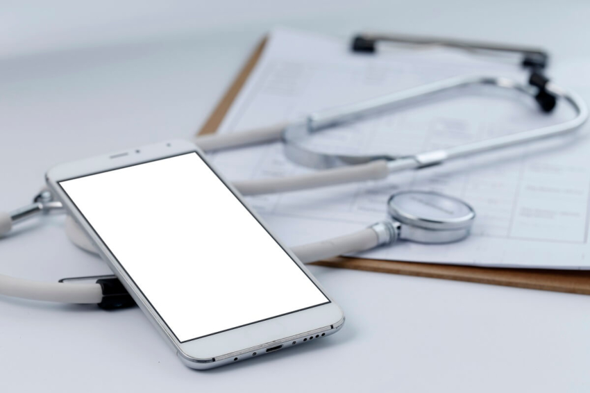 ZUS uruchomi w 2023 r. aplikację mobilną dla lekarzy