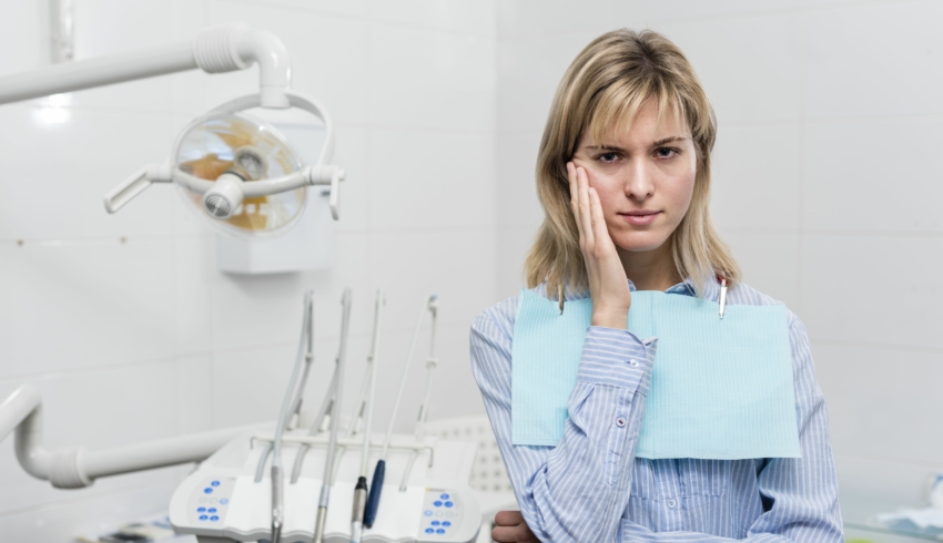 Ból zęba: 50% pracowników na zwolnieniu lub wychodzi wcześniej