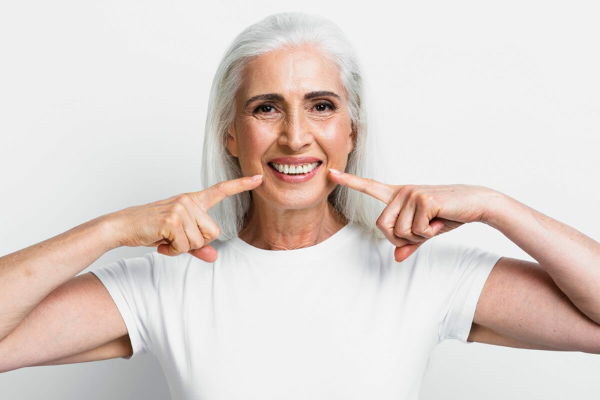 Menopauza a zdrowie jamy ustnej: niski poziom świadomości