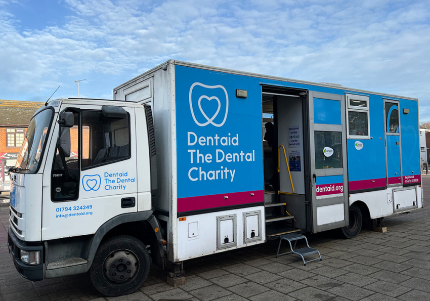 Wielka Brytania: dentobus Dentaid 300 razy w trasie