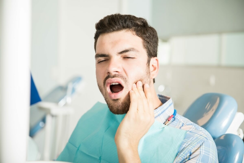 Jatrogenne złamanie żuchwy – czym jest spowodowane to powikłanie?