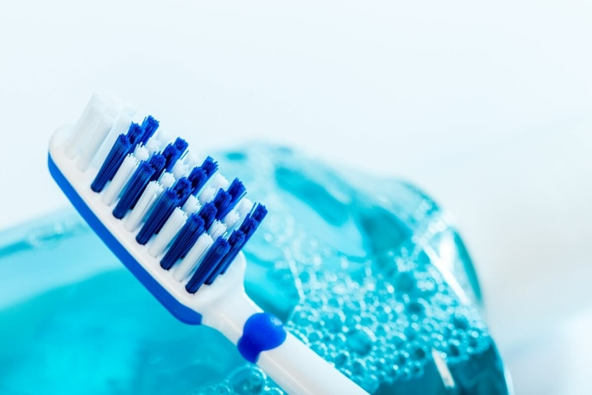 Mycie zębów może ratować życie pacjentów na OIOM-ach