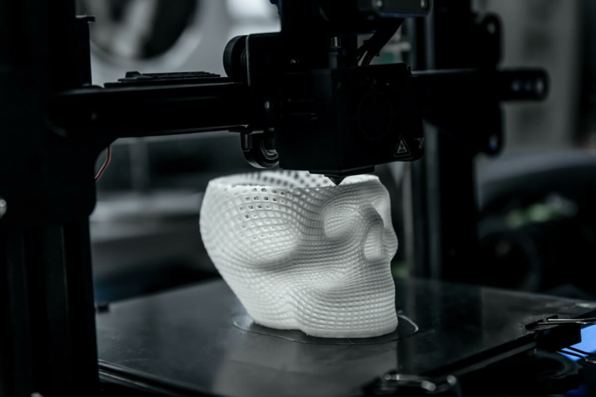 Z czego można wydrukować w 3D implant kości?