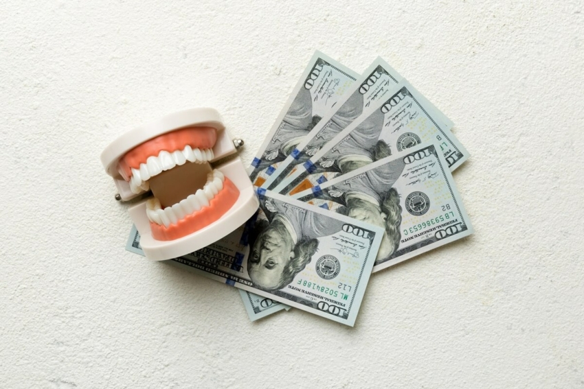 USA: pracownica ukradła zestawy do wybielania zębów za 250 tys. dolarów