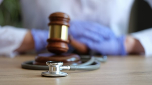 Z prokuratur znikają działy do spraw błędów lekarskich