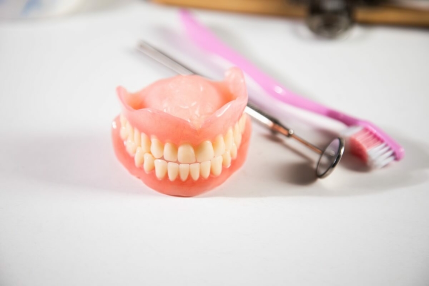 Utrata zębów i użytkowanie protez: wyzwania dla pacjentów