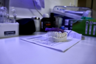 dentist 4031431 1280