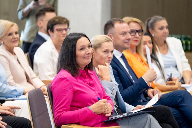 Temat rosnącej wagi. O problemie otyłości w Sejmie z udziałem stomatologów