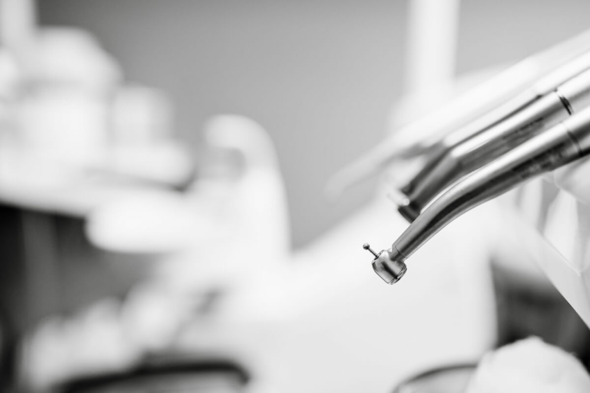 Szkocja: dentyści przechodzą na wcześniejszą emeryturę