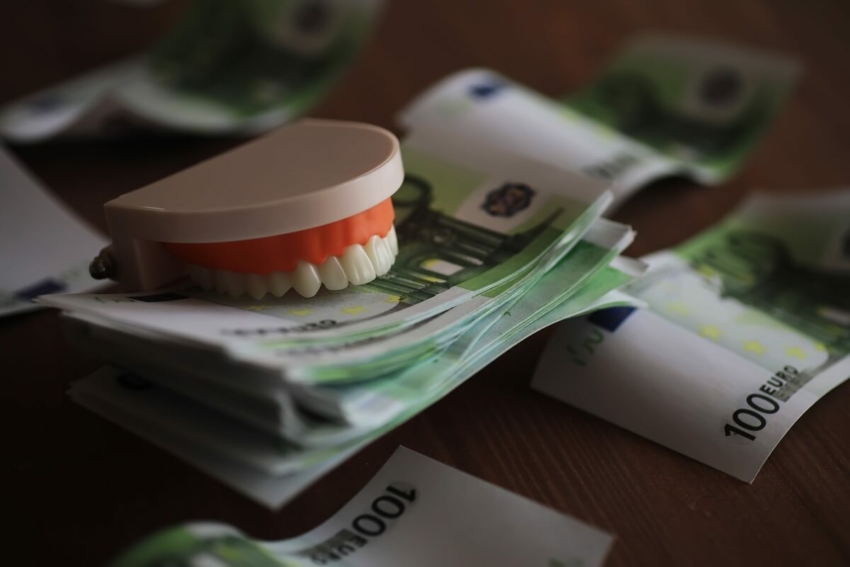 Globalne koszty leczenia stomatologicznego: 640 mld euro