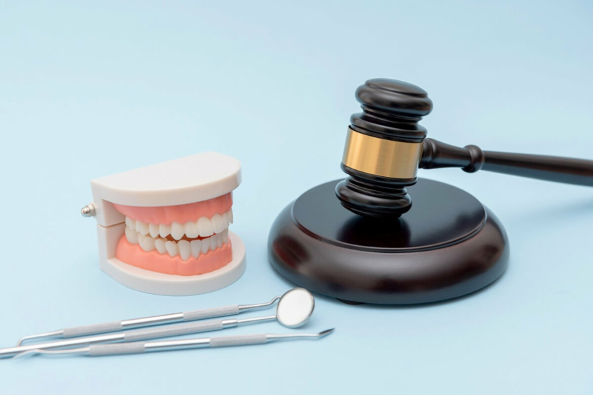 Francja: pozew zbiorowy przeciw sieci tanich klinik dentystycznych