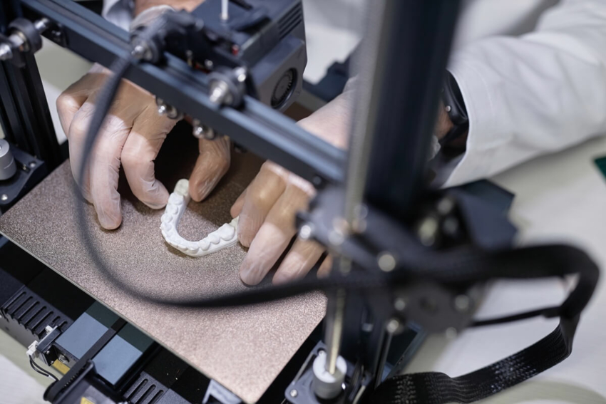 6 mln dolarów na prace nad protezami zębowymi z druku 3D