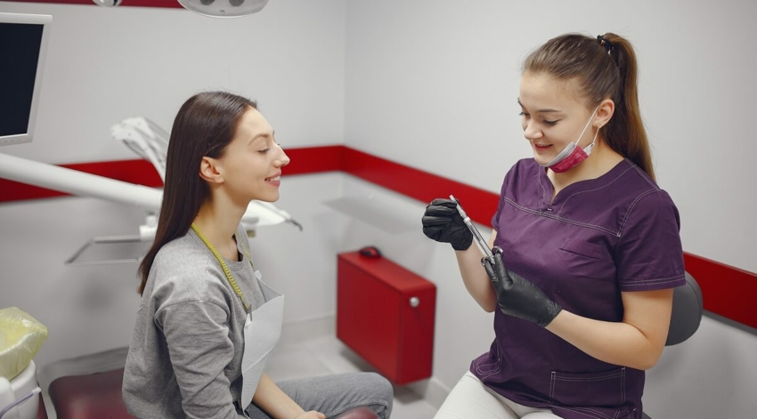 Sztuka słuchania pacjenta – empatia jako narzędzie pracy