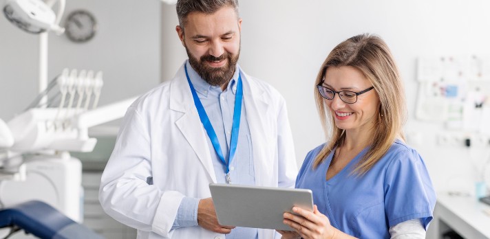 Wymagania i wyzwania w pracy asystentki stomatologicznej